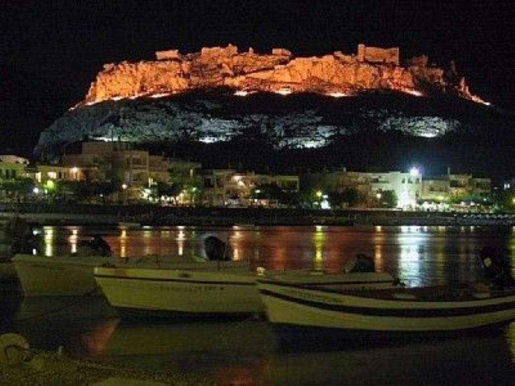 Next To Haraki Beach , Taverns Bars & 10 To Lindos ภายนอก รูปภาพ